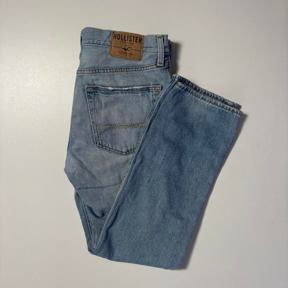 Hollister Light Wash Distressed Jeans - 32x30